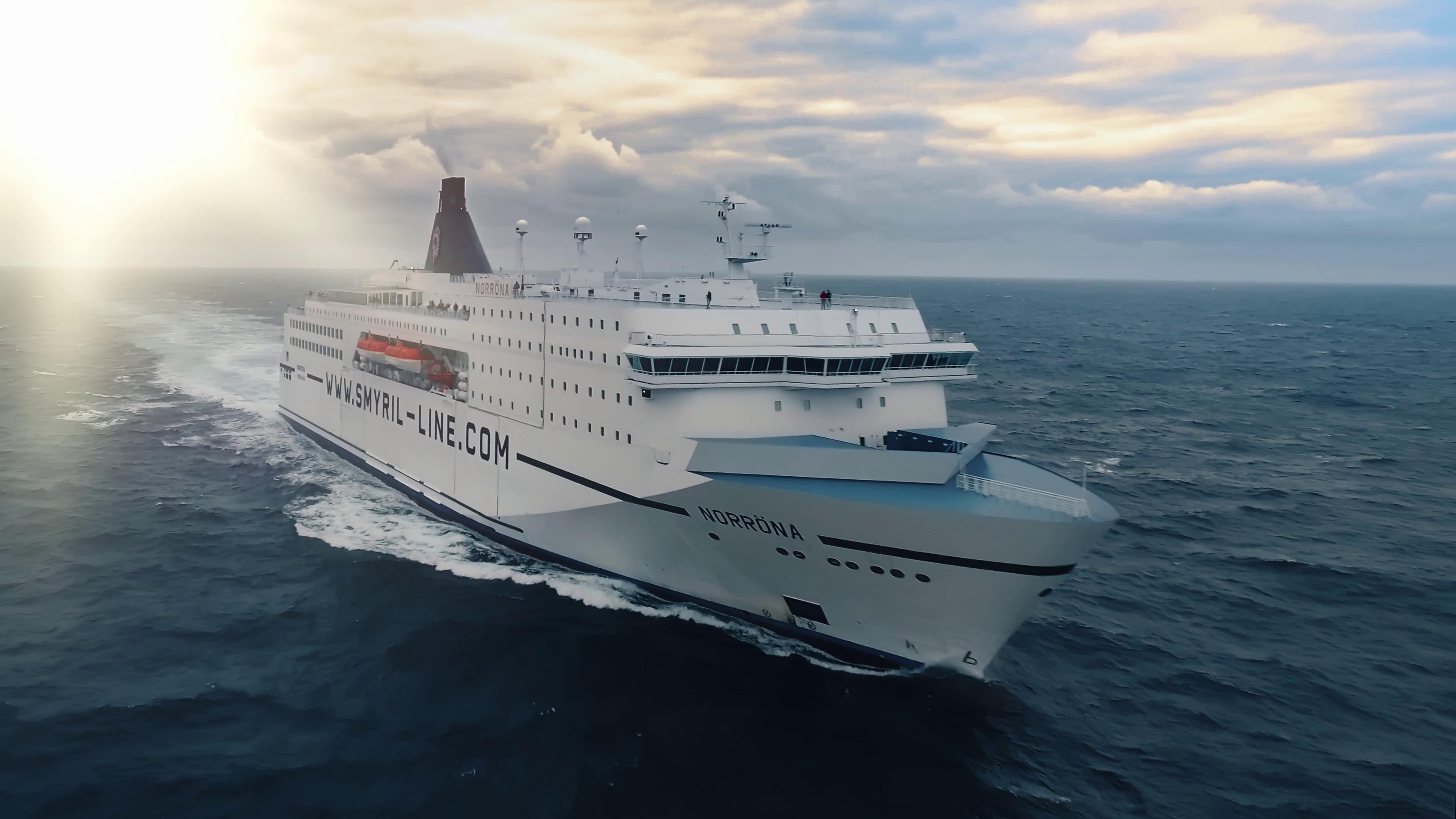 SMYRIL LINE | Nú fara vit at ferðast